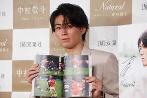 LOL Worlds 赛程-不输男明星中村敬斗写真发布会人气爆棚，日本女生排队签名