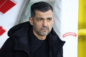 LOL Worlds 赛程-隆戈：米兰联赛排名下降+欧冠出局，孔塞桑至今的执教堪称灾难