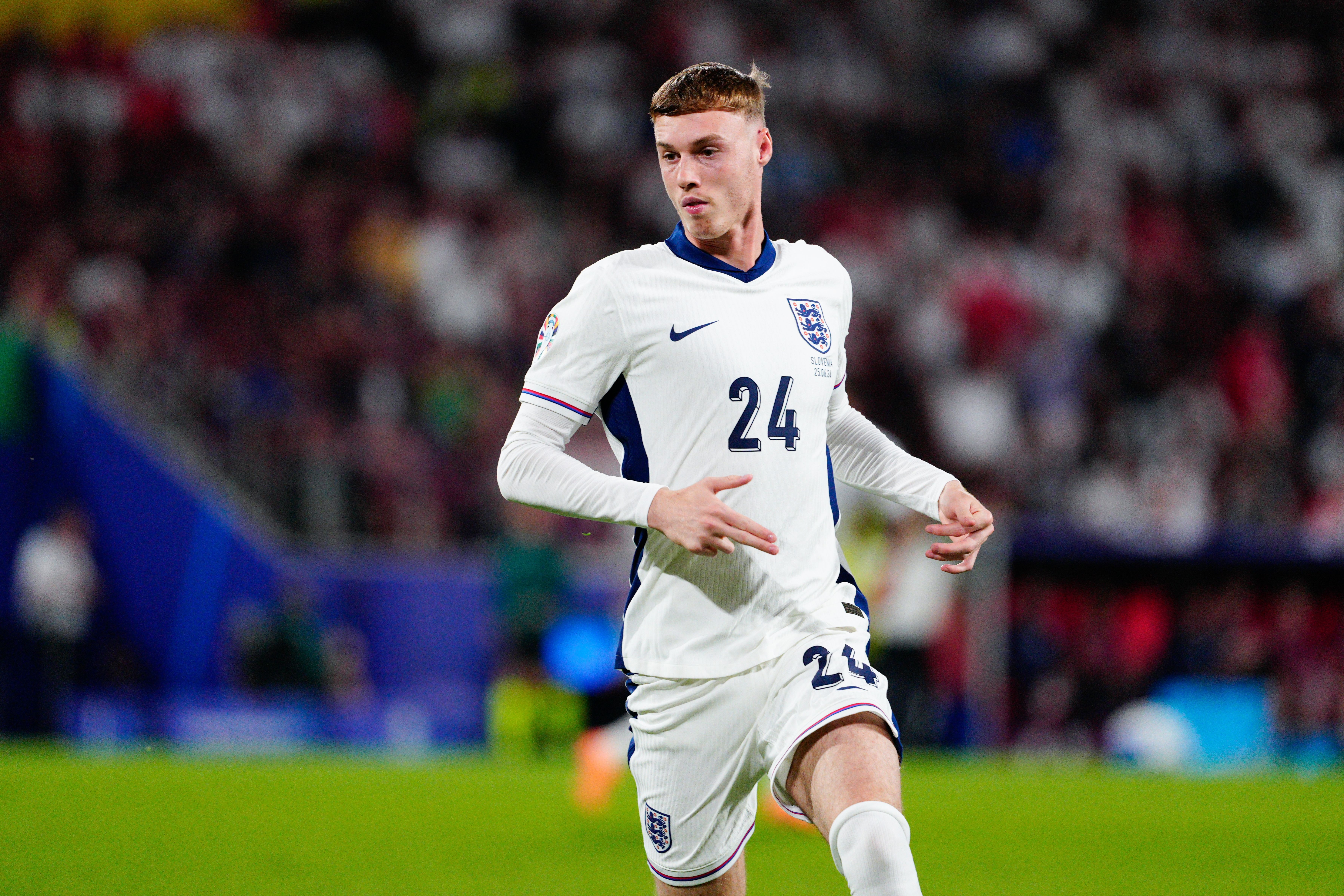 LOL Worlds 赛程-电讯报英格兰球员评分：本·怀特、梅努、帕尔默、福登4分最低